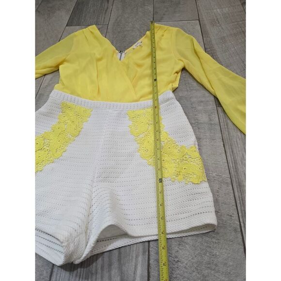 Soieblu Summer Romper Yellow & White Wrap Lace Shorts Long Sleeve Women's Size L - Picture 6 of 11